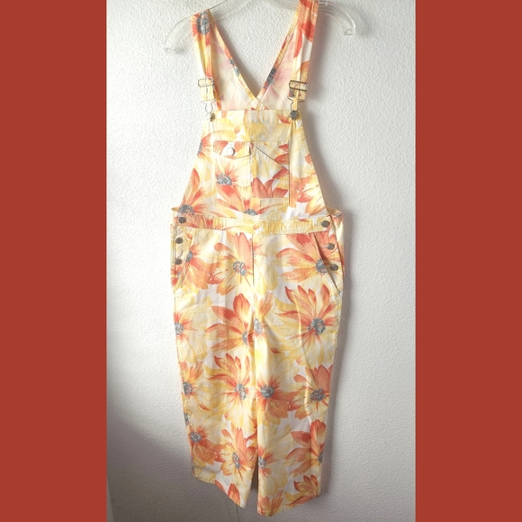 Cambridge Dry Goods Floral Crop Overalls Sz Small - Picture 1 of 9